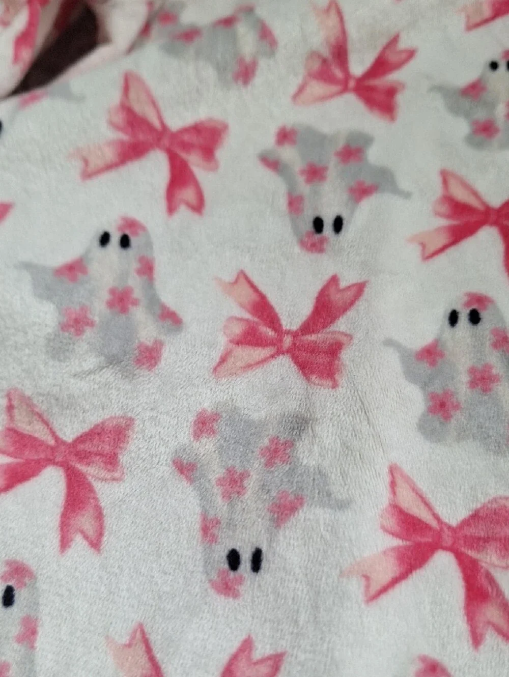 18M - Tahari Girls White Pajama Set with Pink Bows and Ghosts